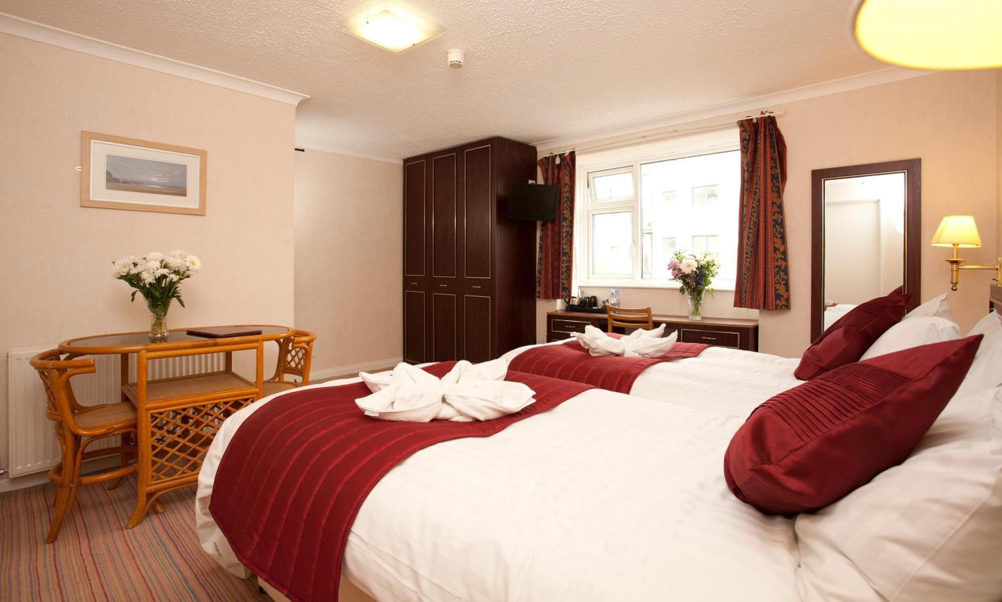 Denewood Hotel Bornemouth Extérieur photo