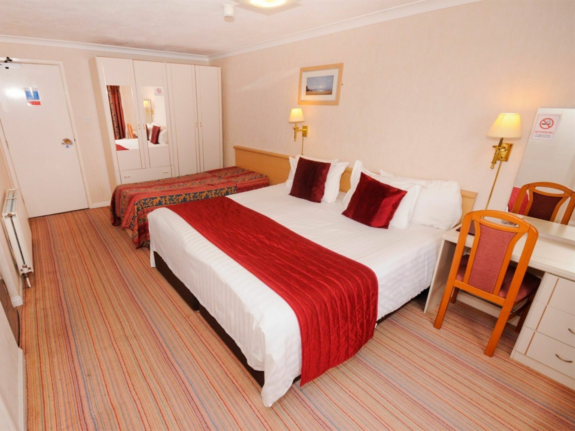 Denewood Hotel Bornemouth Extérieur photo